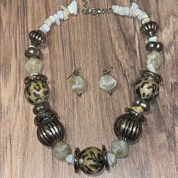 Elegant Marble & Rock Necklace-Earring Set - Picture 2 of 5